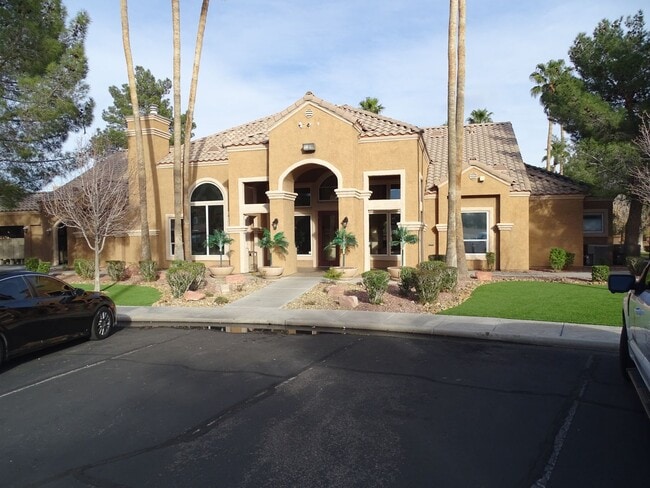 Building Photo - Well Cared For 1 Bed, 1 Bath 2nd Floor West Side Condo