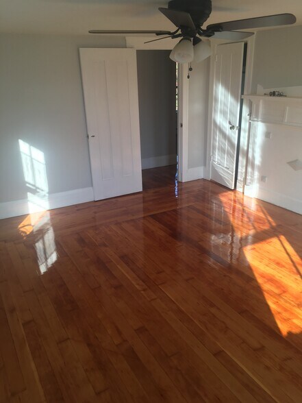 Building Photo - 48 Market St