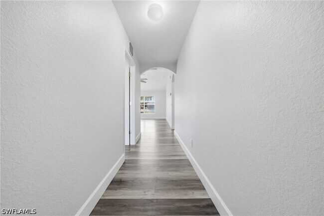 Building Photo - 4621 25th St SW