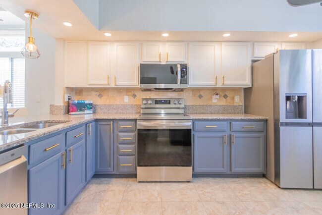 Building Photo - 12048 Saverio Ln