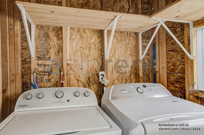 Building Photo - 786 42nd Ave