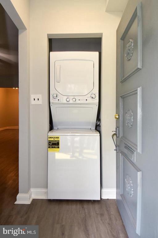 Building Photo - 204 34th St NE