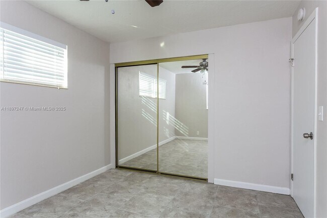 Building Photo - 1320 7th St