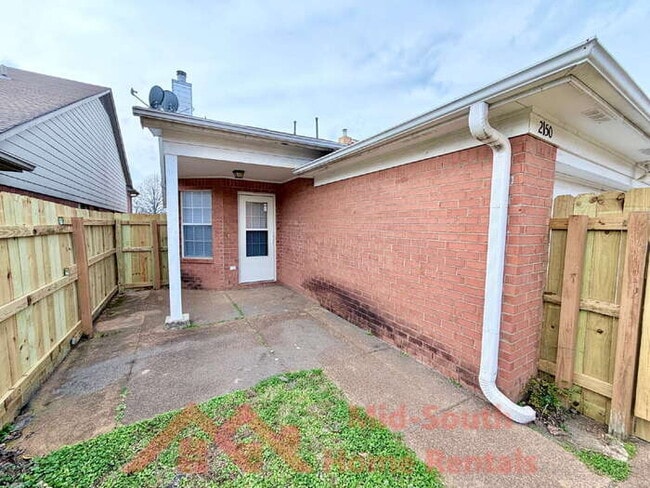 Building Photo - 2150 Berry Bush Ln