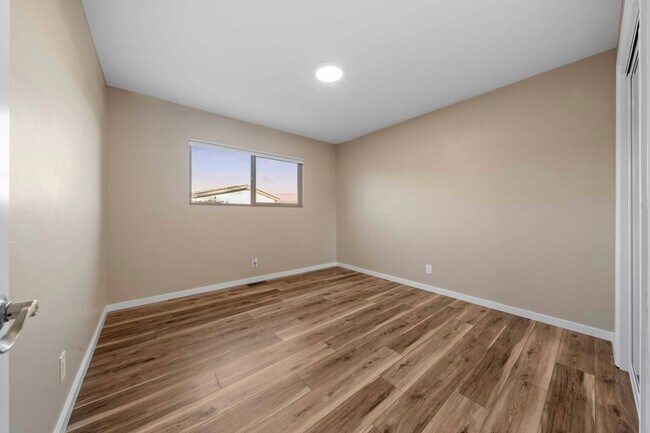 Building Photo - 2039-41 Bonita St