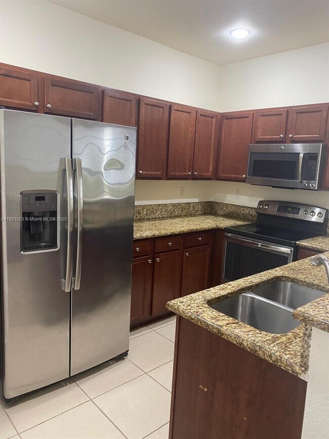 Building Photo - 9408 SW 171st Pl