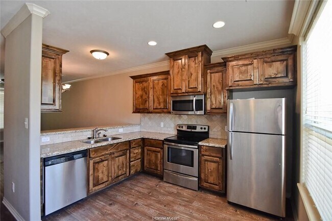 Building Photo - 6912 Appomattox Dr