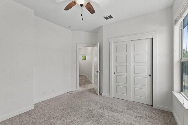 Building Photo - 2101 Rivers Edge Way