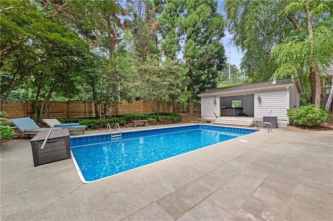 Building Photo - 1337 Briarcliff Rd NE
