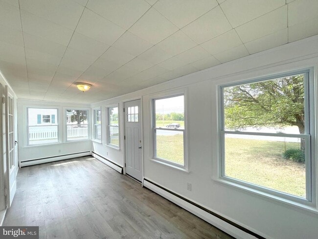 Building Photo - 590 Hallowing Point Rd