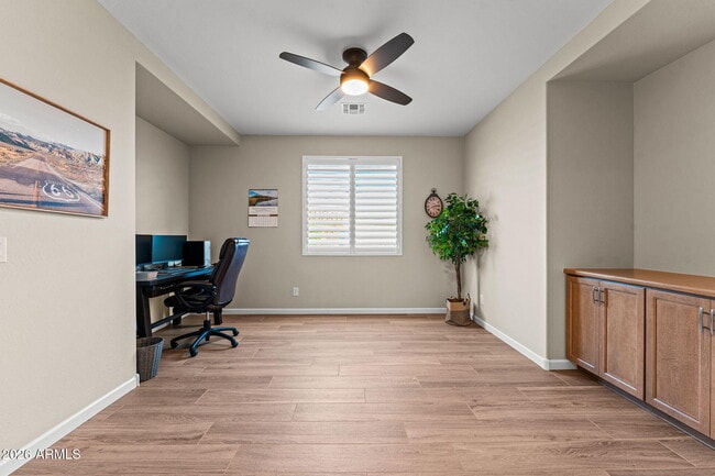 Building Photo - 3935 Desert Oasis Ave