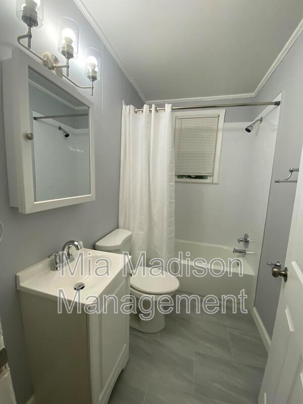 Building Photo - 1226 E 38th St