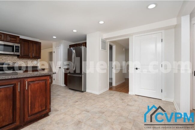 Building Photo - 10827 Topbranch Ln