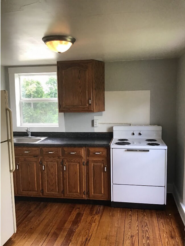 Building Photo - 29 W Main St