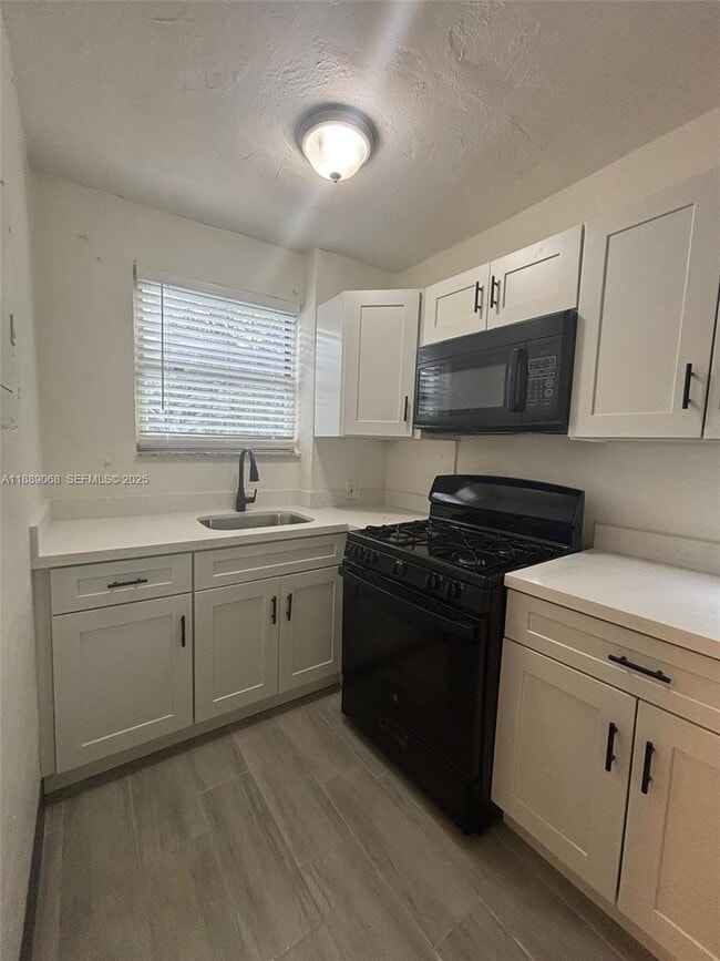 Building Photo - 708 NW 4th Ave