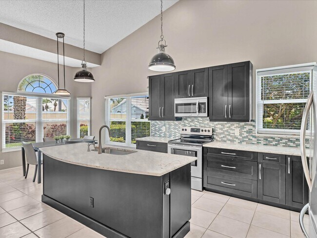 Building Photo - 8253 Horseshoe Bay Rd