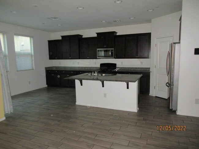 Building Photo - Trumbull Point