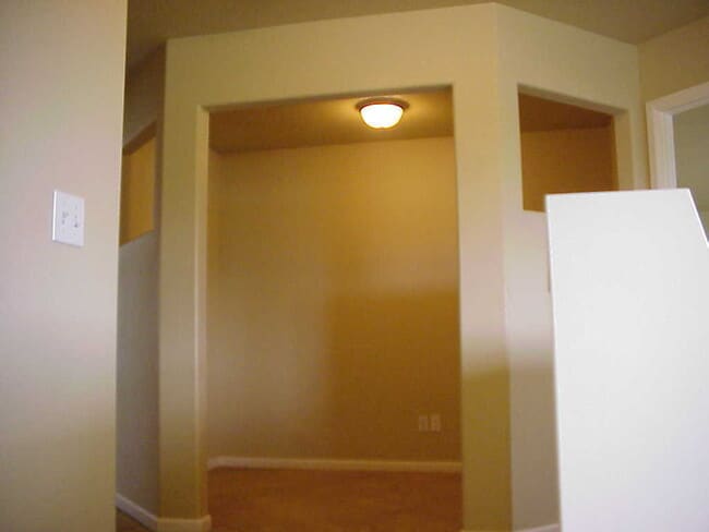Building Photo - VIDEOTOUR: Stunning Home with Lots of Spac...