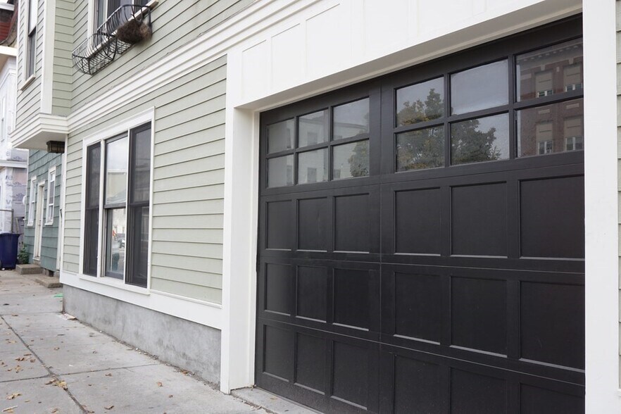 Building Photo - 354 Dorchester St