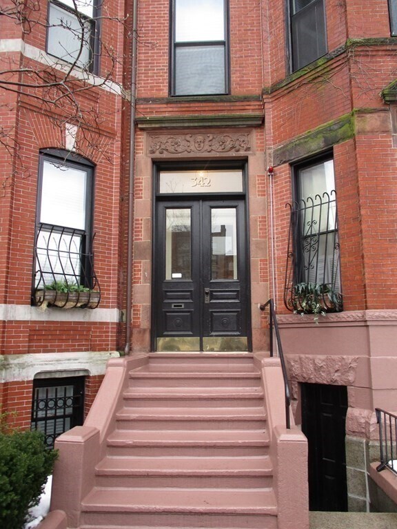 Building Photo - 342 Commonwealth Ave
