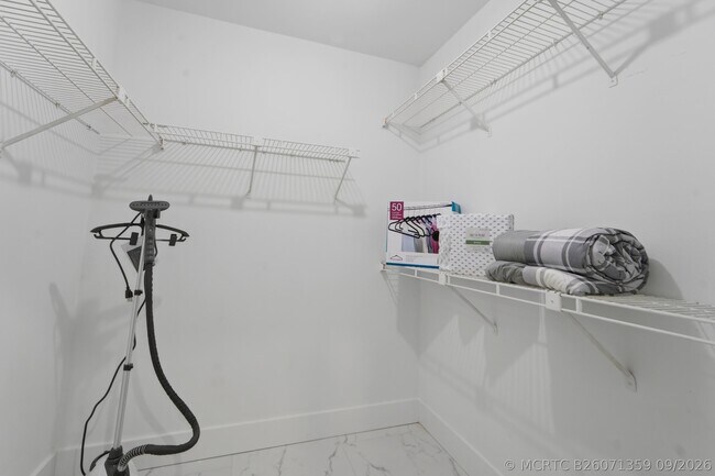 Building Photo - 606 Juniper Pl