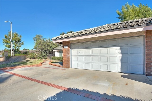 Building Photo - 23862 Country View Dr