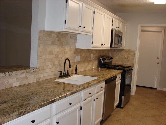 Building Photo - 7010 Buchanan Dr