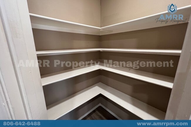 Building Photo - 314 E Ursuline St