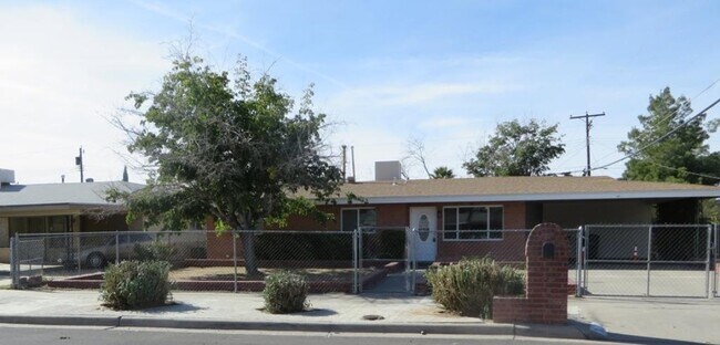 Building Photo - 2801 Hawick Rd