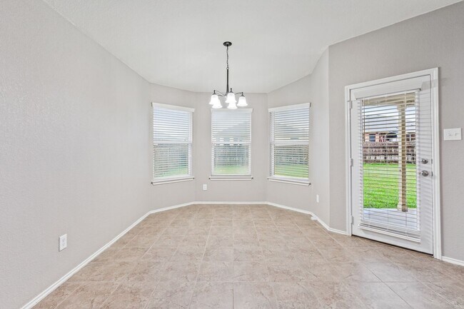 Building Photo - Open Concept living in MIDWAY ISD