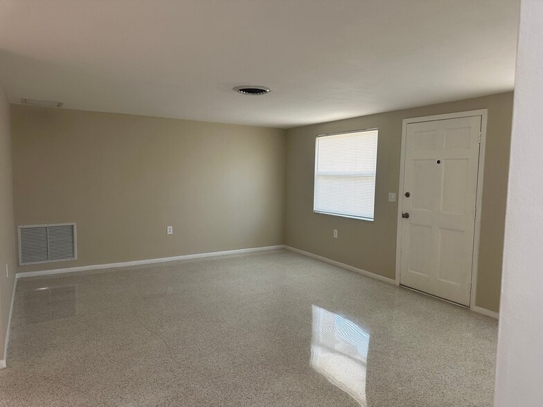 Building Photo - 5132 Overton Dr