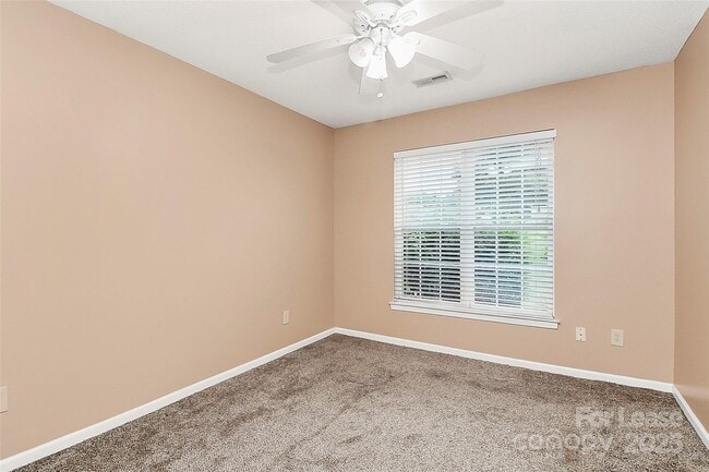 Building Photo - 2916 Dairy Farm Dr