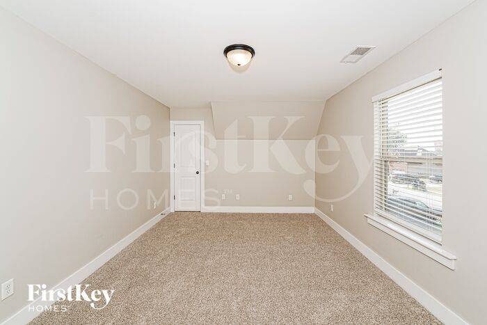 Building Photo - 6366 Cove Ln