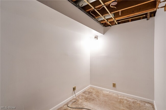 Building Photo - 1056 Endicott Dr