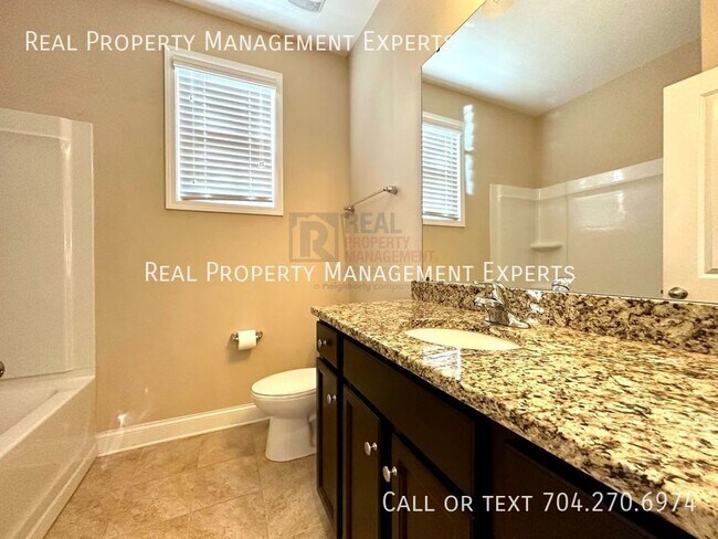 Building Photo - 7839 Sawgrass Ln