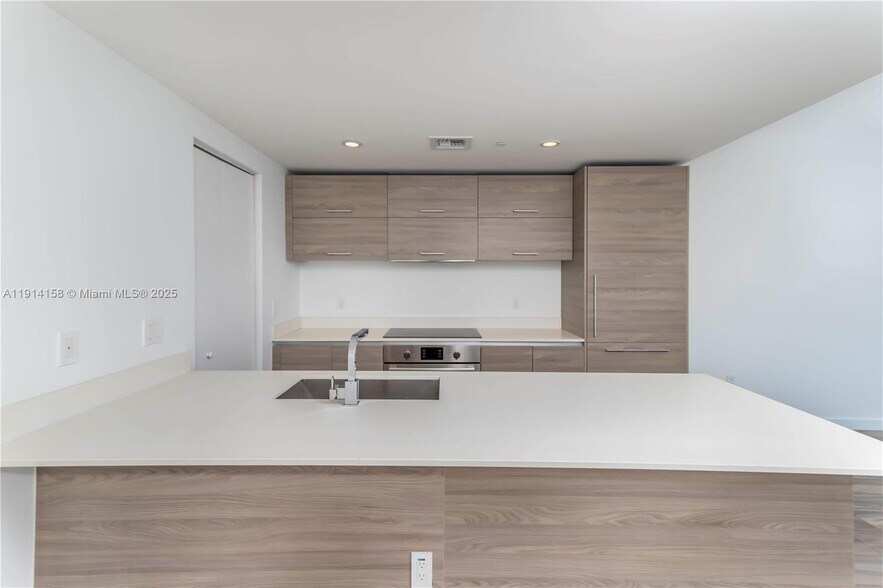 Building Photo - 1300 S Miami Ave