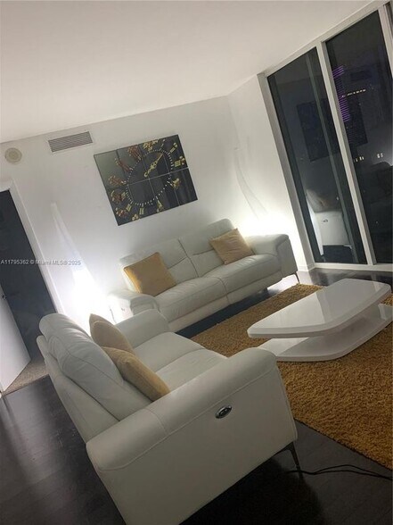 Building Photo - 50 Biscayne Blvd