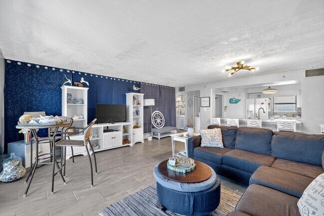 Building Photo - 801 S Ocean Dr