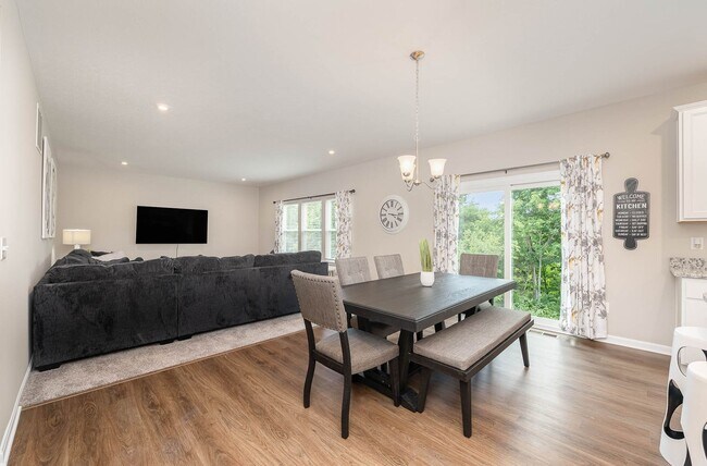 Building Photo - Fully furnished brand new construction. Luxury in HOA with pool