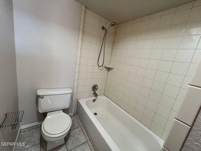 Building Photo - 673 Bristol Dr