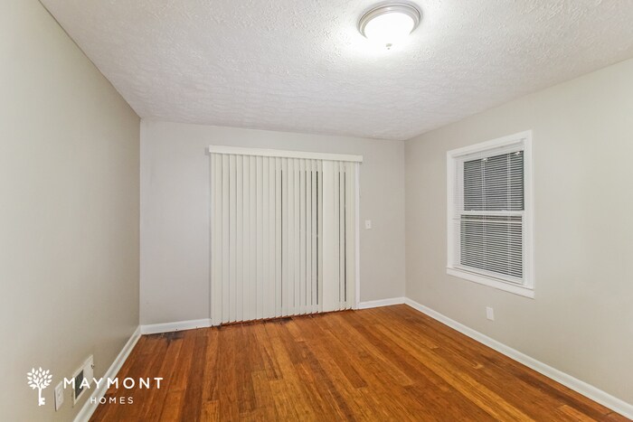 Building Photo - 2155 Rolling Acres Dr SW