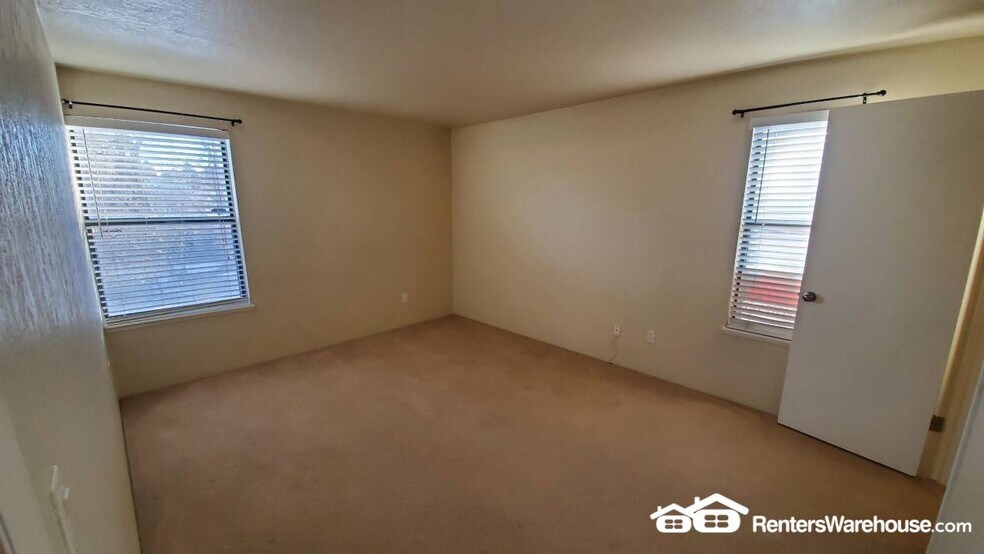 Building Photo - 14120 E Temple Dr