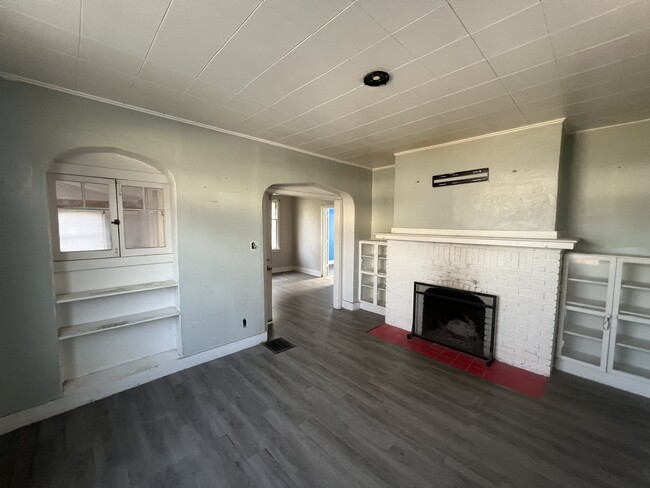 Building Photo - 1013 W Decatur St