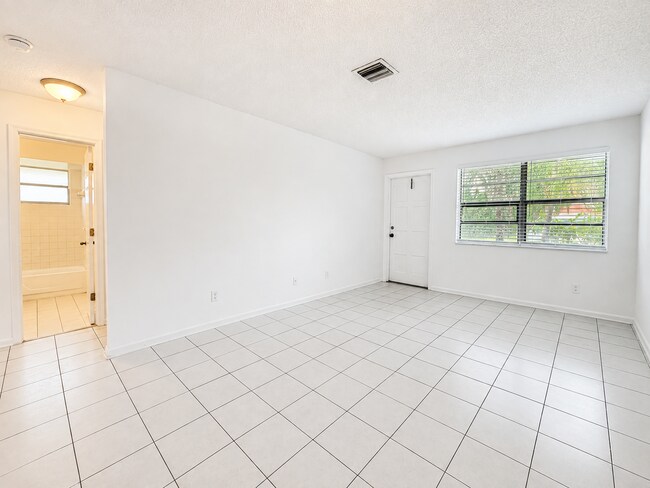 Building Photo - 500 NW 35th St