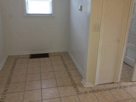 Building Photo - Cute 1 Bedroom House