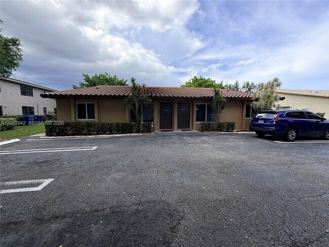 Building Photo - 10835 NW 45th St