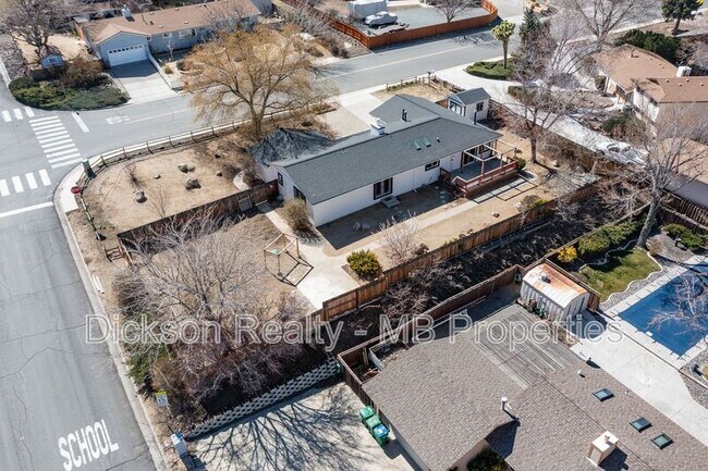 Building Photo - 7245 Pembroke Dr