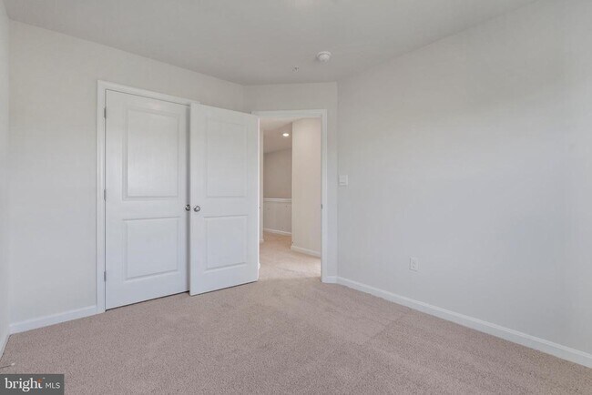 Building Photo - 16649 Green Glade Dr