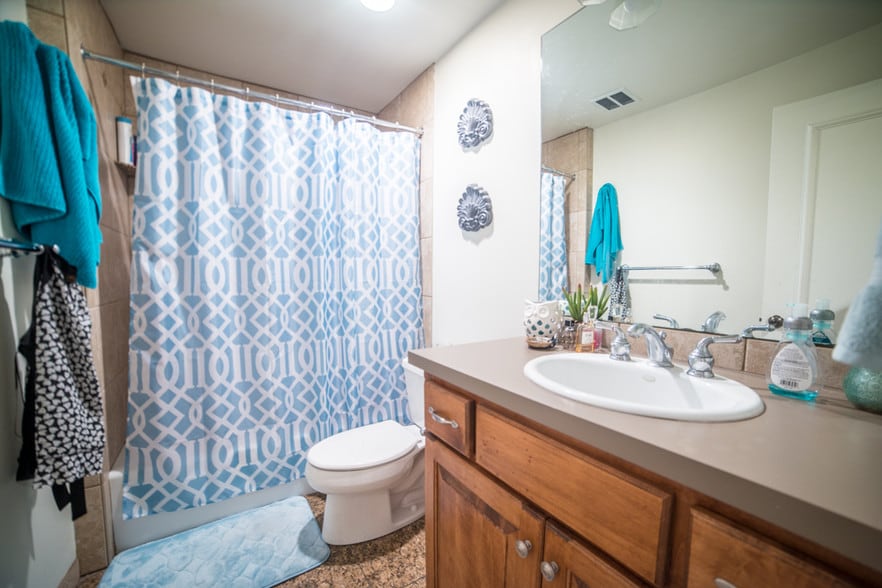 Building Photo - 4000 Oak St