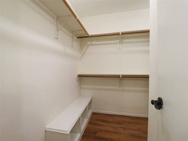 Building Photo - 3413 Benfield Dr